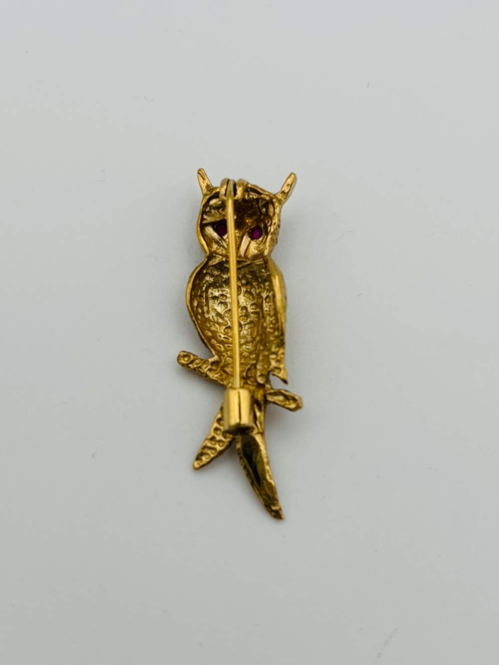 Stunning Owl Pin Bird Brooch Ruby Eyes Hallmarked 375 9ct gold - Picture 2 of 5